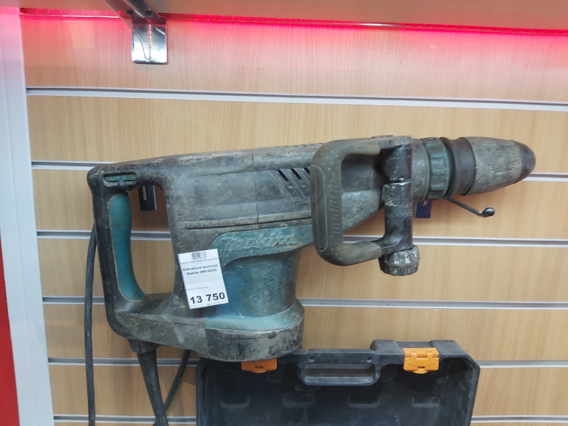 Отбойный молоток Makita HM1203C