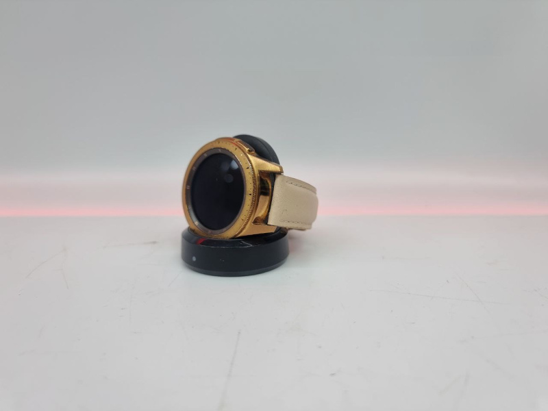 Часы смарт Samsung SM-R810