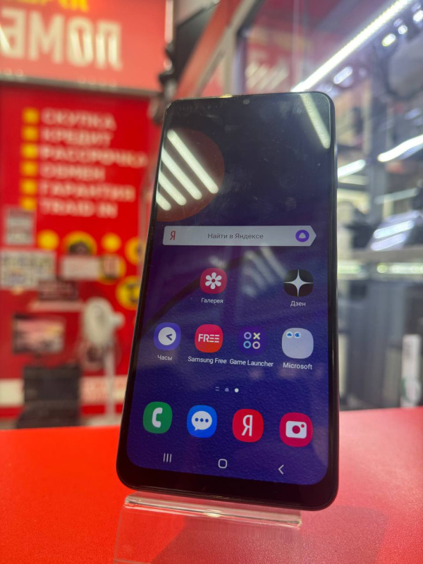 Мобильный телефон Samsung Galaxy M12