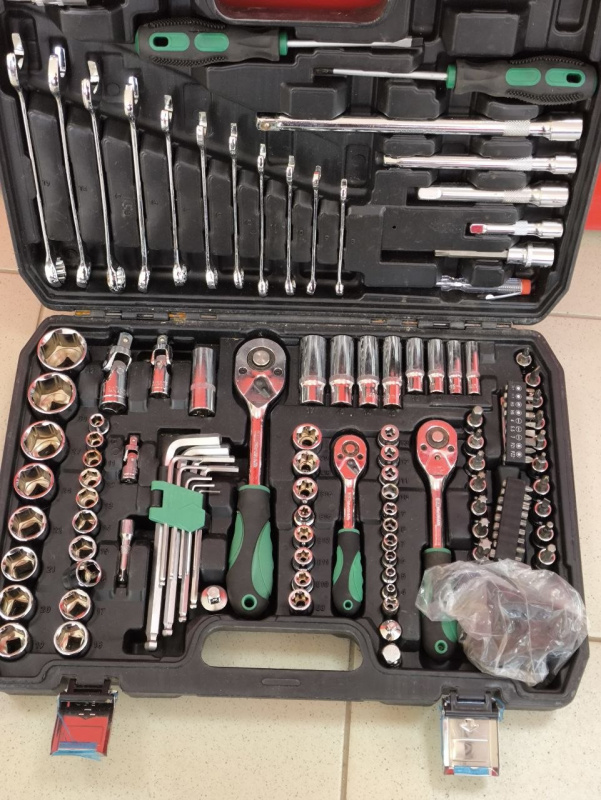 Набор инструментов DreamCar 121 предмет