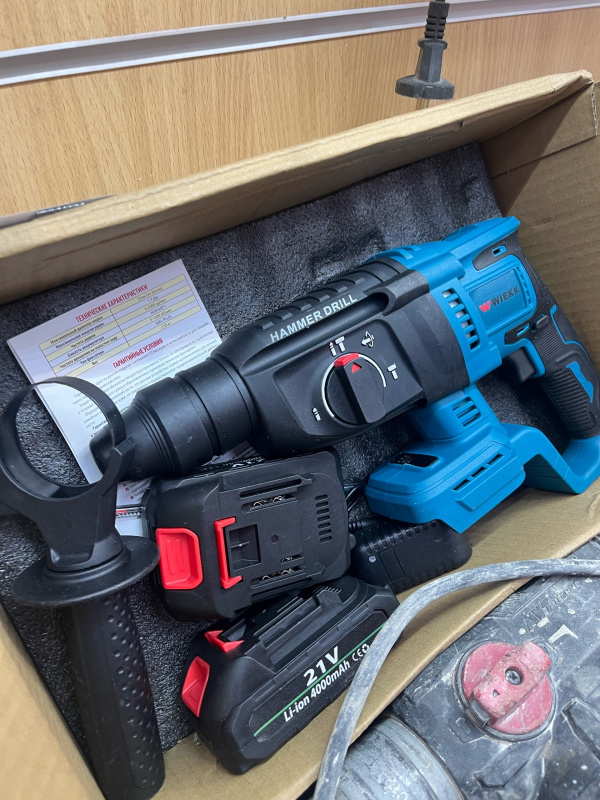 Перфоратор Wiekk 2АКБ