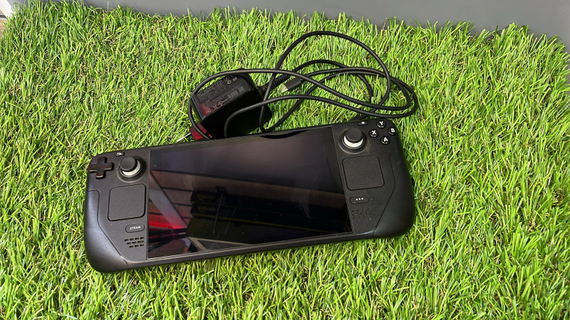 Игровая приставка Valve Steam Deck LCD 1Tb