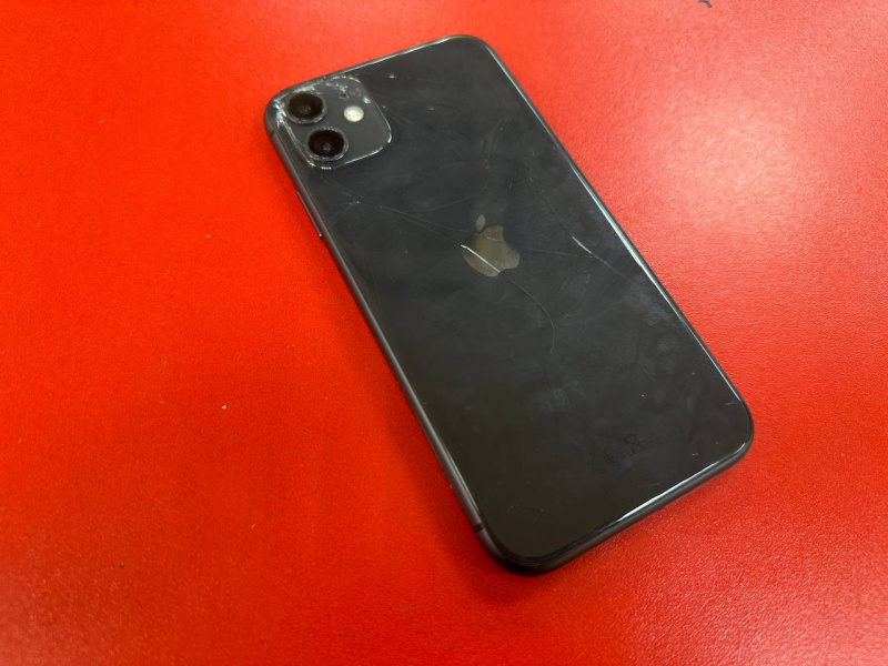 Мобильный телефон Apple iPhone 11