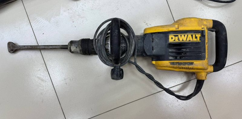 Отбойный молоток Dewalt D25899