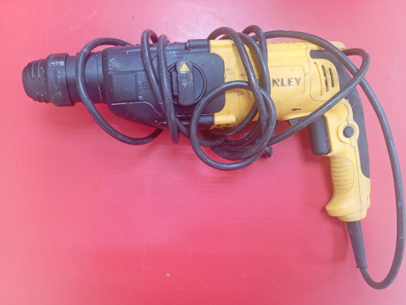 Перфоратор Stanley SHR263K