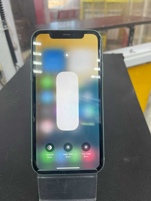 Мобильный телефон Apple iPhone 11