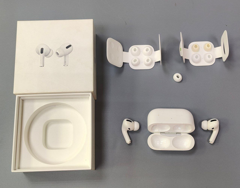 Беспроводные наушники Apple Airpods 1 Pro