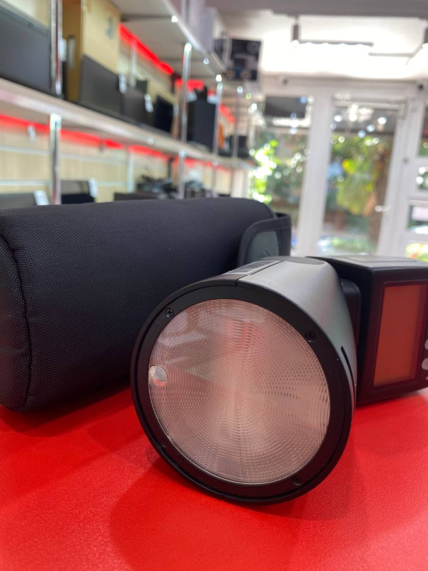 Накамерная вспышка  Godox V1f