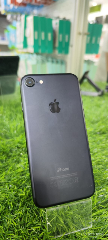 Мобильный телефон Apple iPhone 7