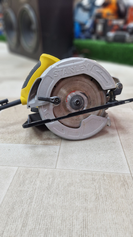 Циркулярная пила Stanley SC16