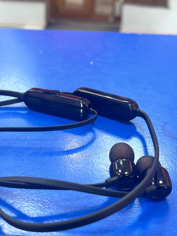 Наушники JBL bt