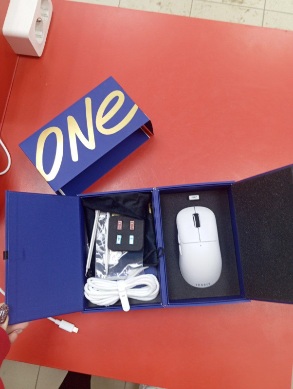 Мышь La Luna Lunacy One White