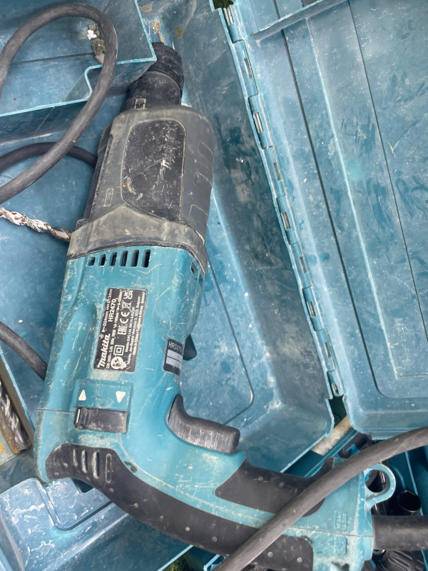 Перфоратор Makita HR2470