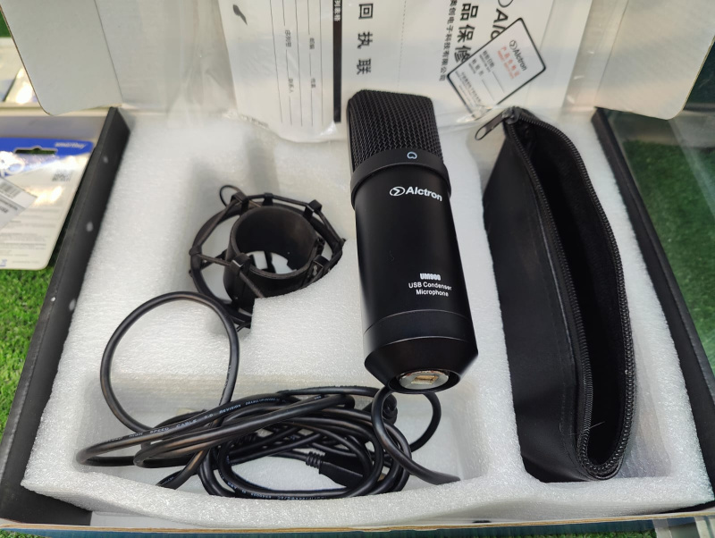 Микрофон Alctron UM900