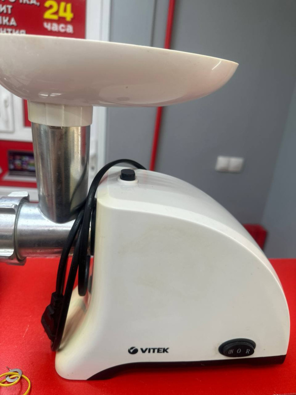 Мясорубка  Vitek VT3611