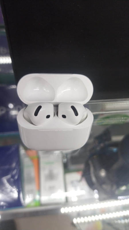 Наушники Apple airpods 4