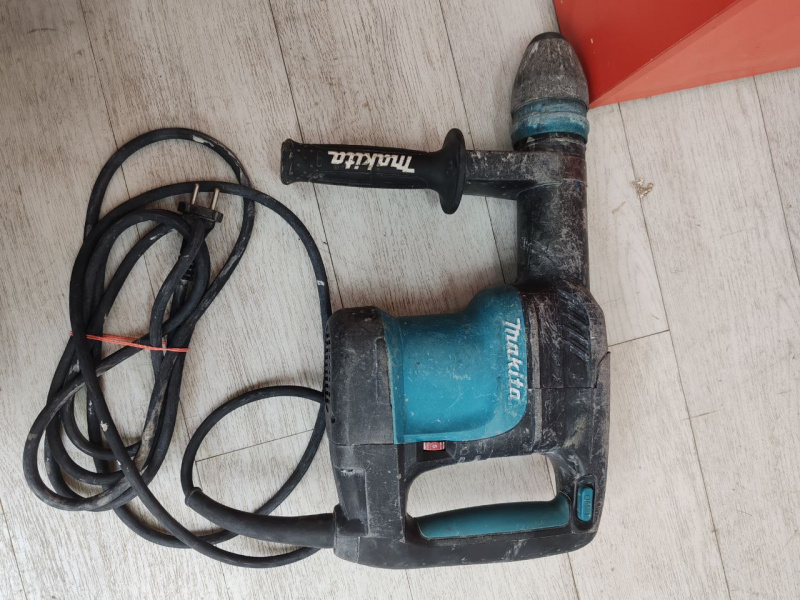 Отбойный молоток Makita HM0870C