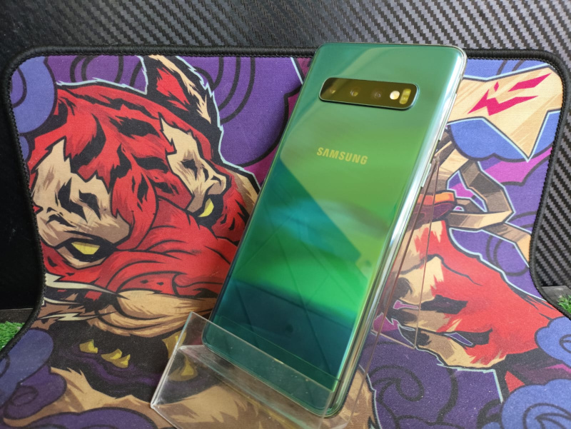 Мобильный телефон Samsung Galaxy S10