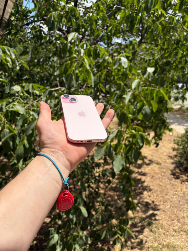Мобильный телефон Apple iPhone 15