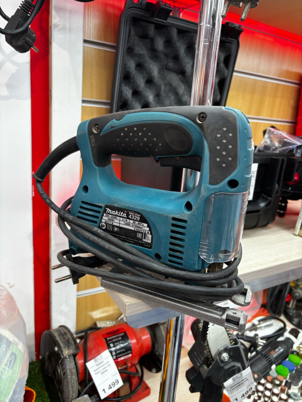 Электролобзик Makita 4329