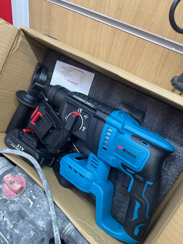 Перфоратор Wiekk 2АКБ