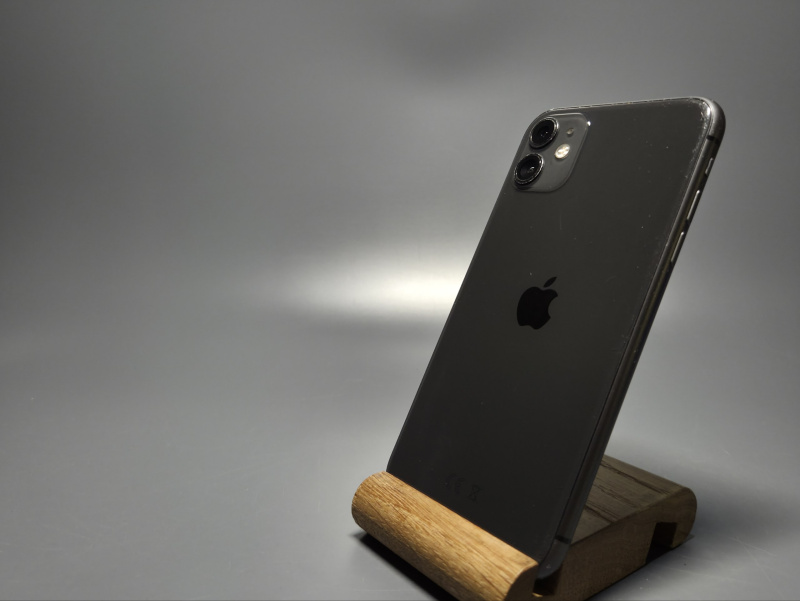 Мобильный телефон Apple iPhone 11