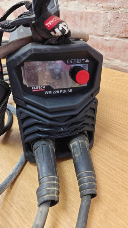Сварочный аппарат - инвертор ММА Elitech WM220PULSE