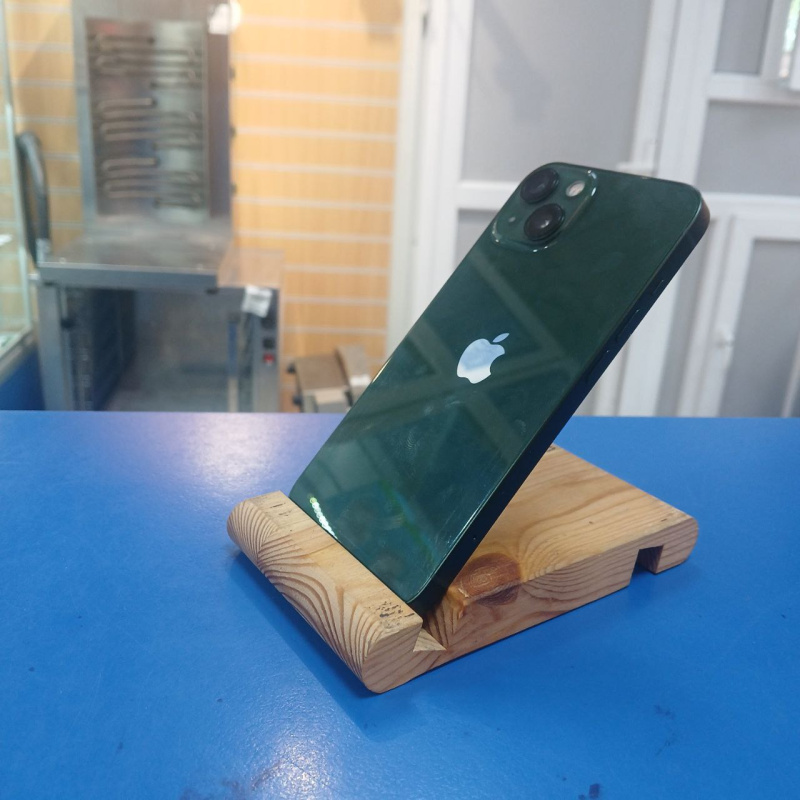 Мобильный телефон Apple iPhone 13
