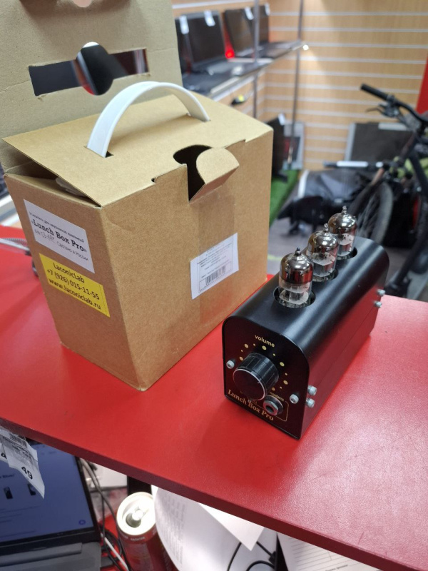 Усилитель Усилитель для наушников  Laconic НА-06 Lunch Box Pro