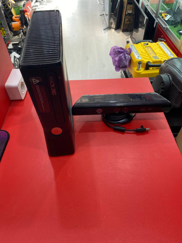 Игровая приставка Xbox 360