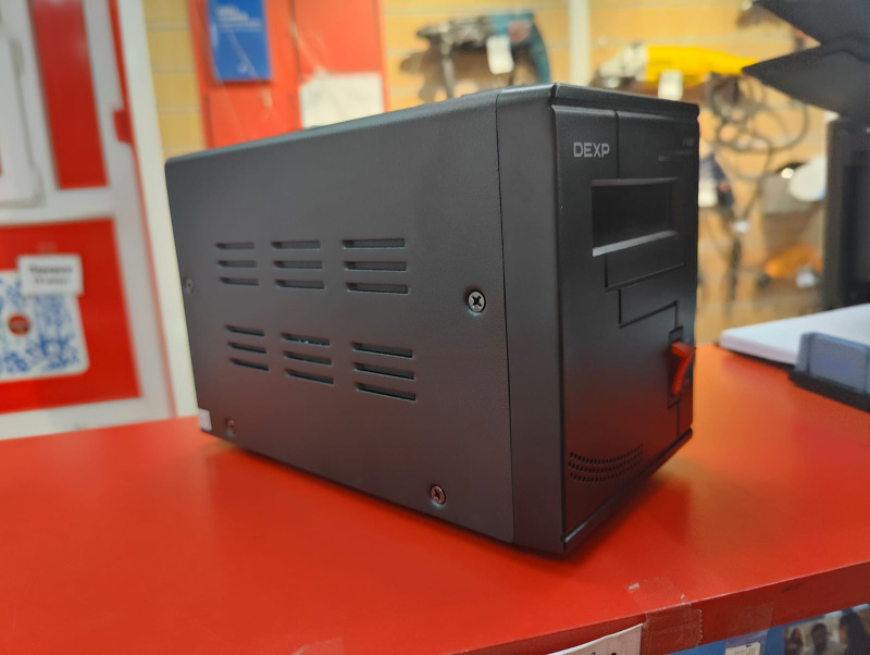 Стабилизатор напряжения Стабилизатор напряжения DEXP R-600