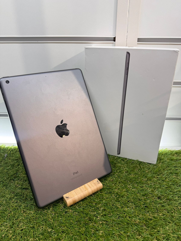 Планшет Apple iPad (9-го поколения) (2021)