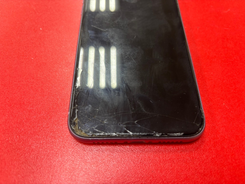 Мобильный телефон Apple iPhone 11