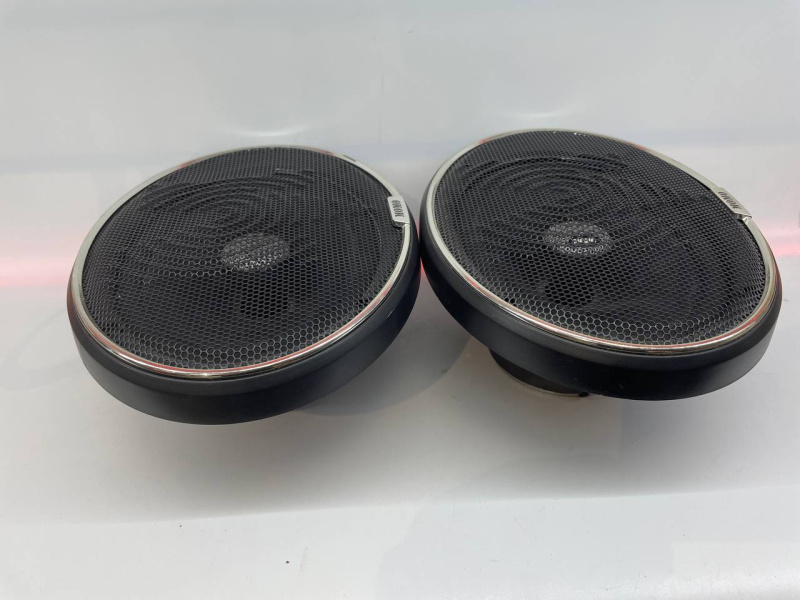 Авто сабвуфер Moma us690.2