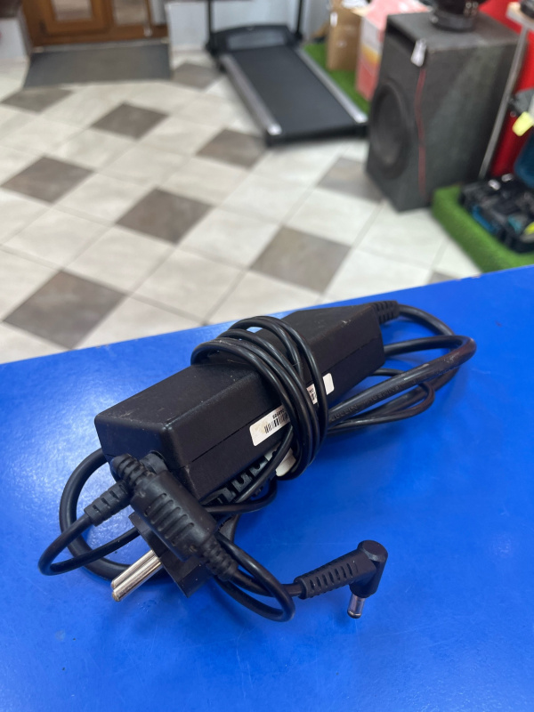 Сетевой фильтр ASUS зарядное устройство 19V