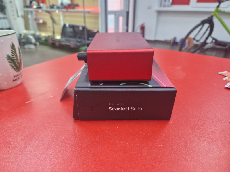 Усилитель  Звуковая карта Focustrite scarlett solo