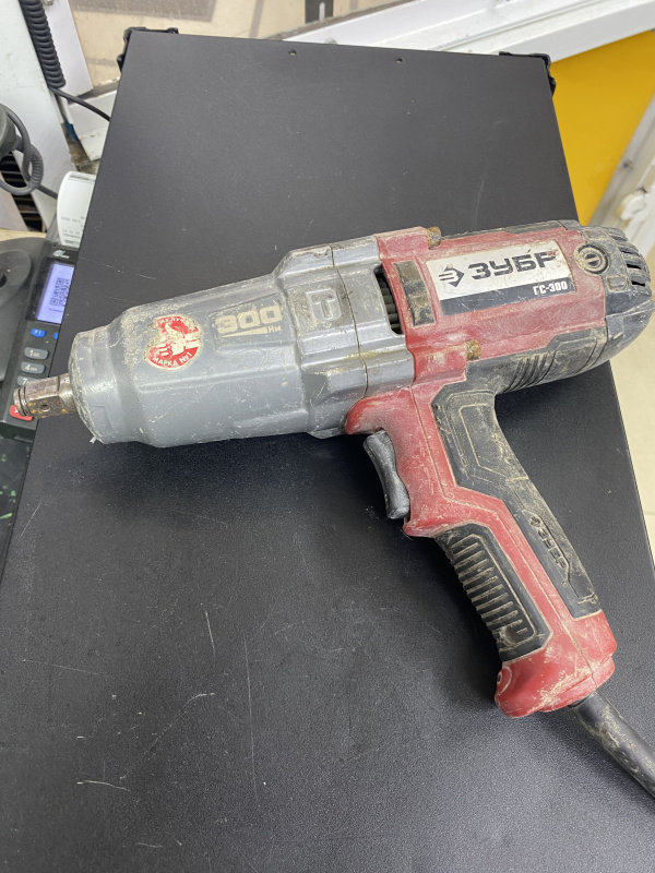 Гайковерт Зубр ГС 300