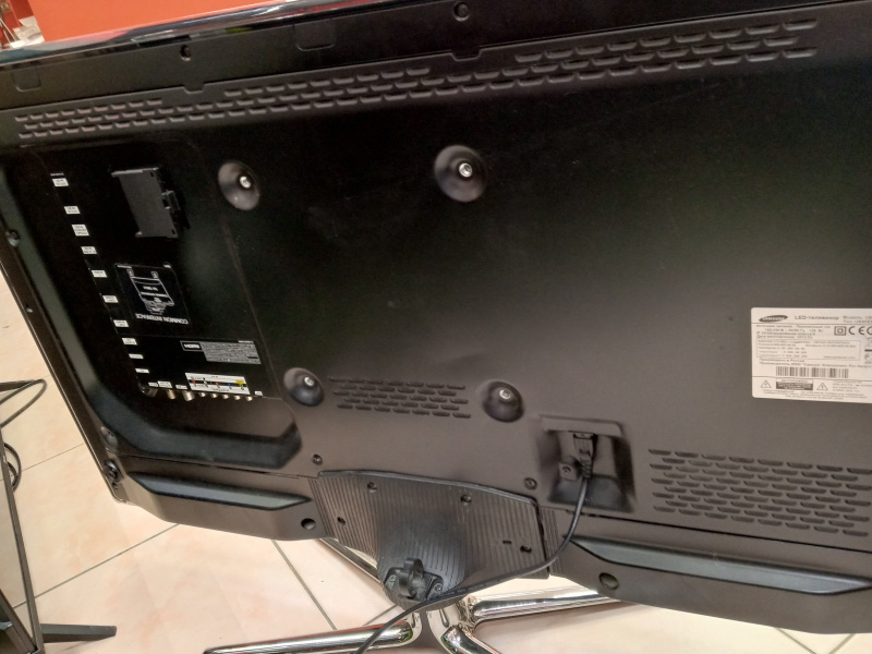 Телевизор Samsung UE40ES6557