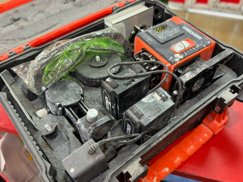 Лазерный уровень KINGQUEEN --