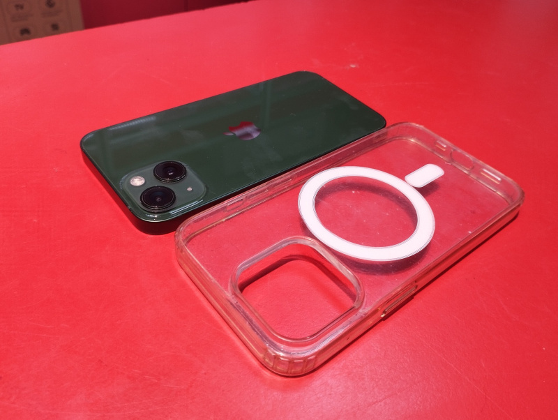 Мобильный телефон Apple iPhone 13