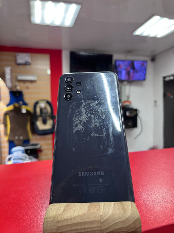 Мобильный телефон Samsung Galaxy A13