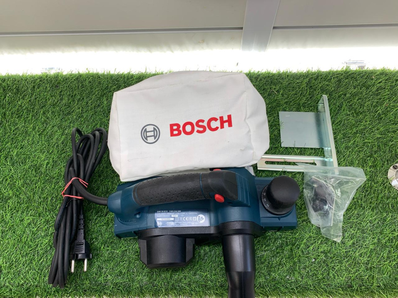 Электрорубанок Bosch GHO 26-82 D