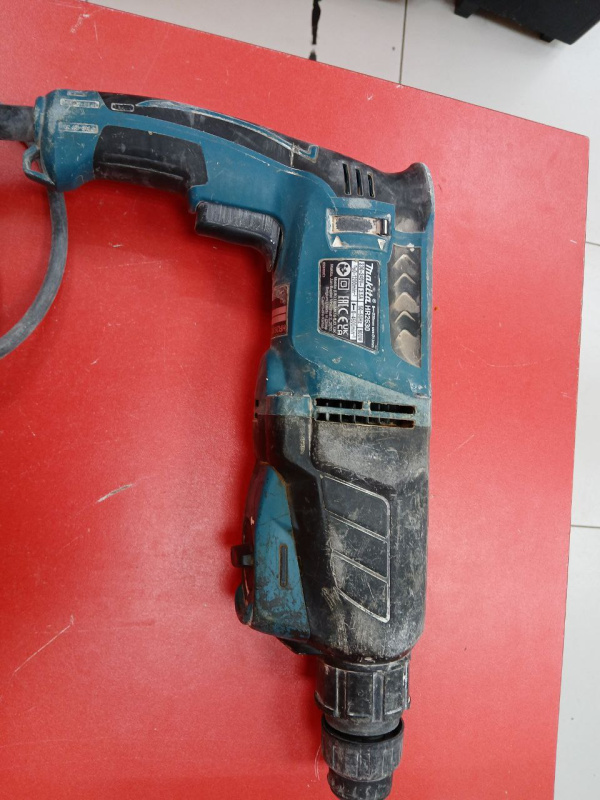 Перфоратор Makita hr2630