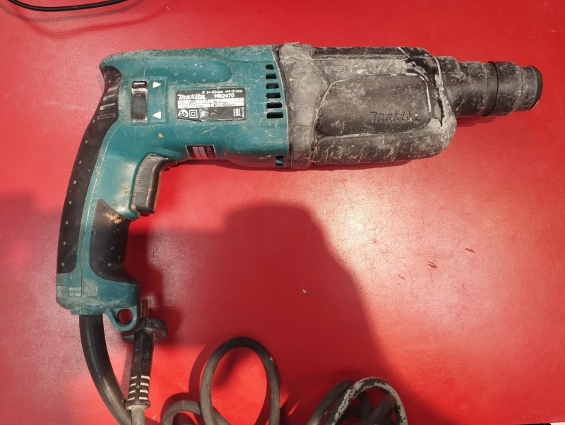Перфоратор Makita HR2470