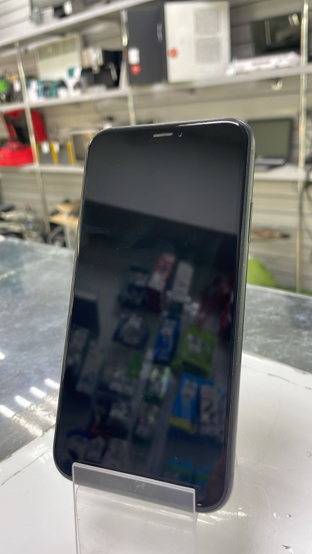 Мобильный телефон Apple iPhone XR