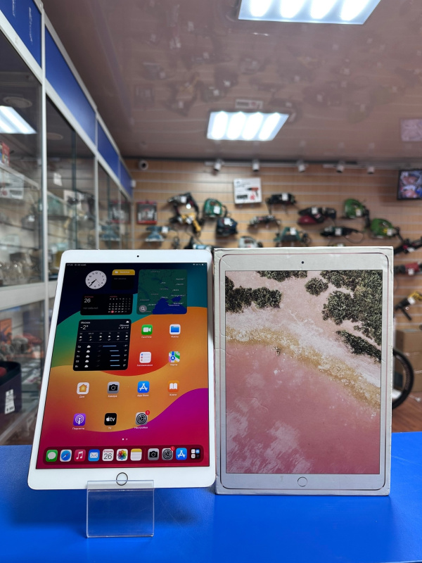 Планшет Apple iPad Pro 10.5 (2-го поколения) (2017)