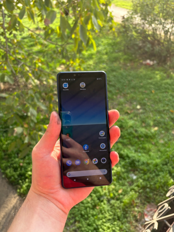 Мобильный телефон Sony Xperia 10 II