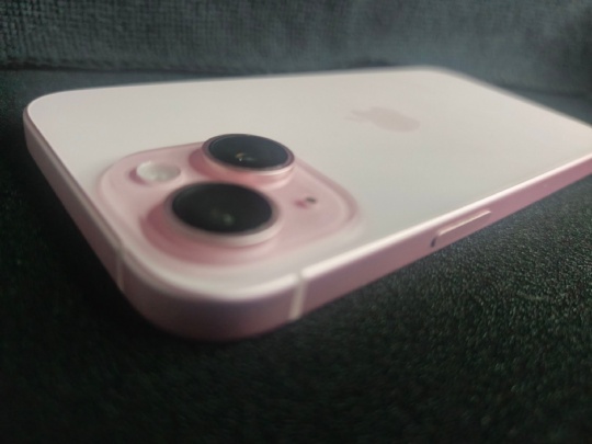 Мобильный телефон Apple iPhone 15