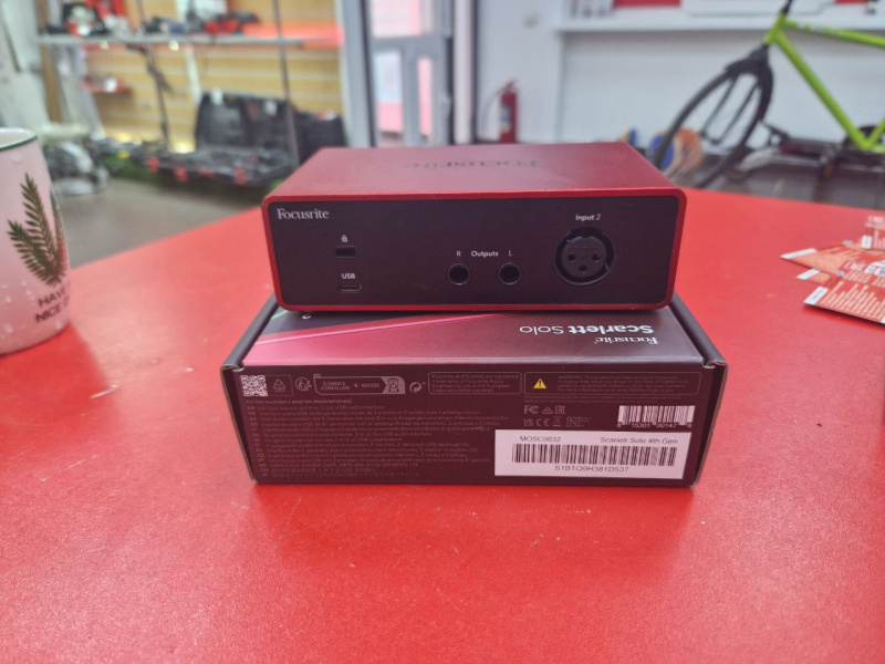 Усилитель  Звуковая карта Focustrite scarlett solo
