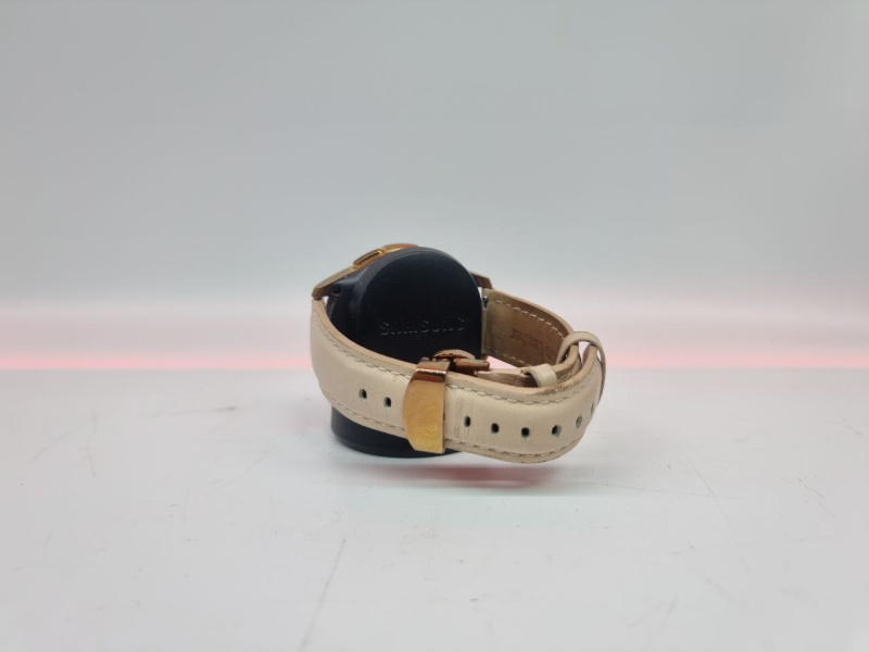 Часы смарт Samsung SM-R810